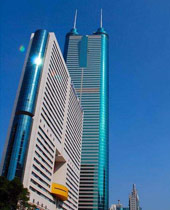 香港到底有什么讓內(nèi)陸公司對(duì)它如此青睞的呢?